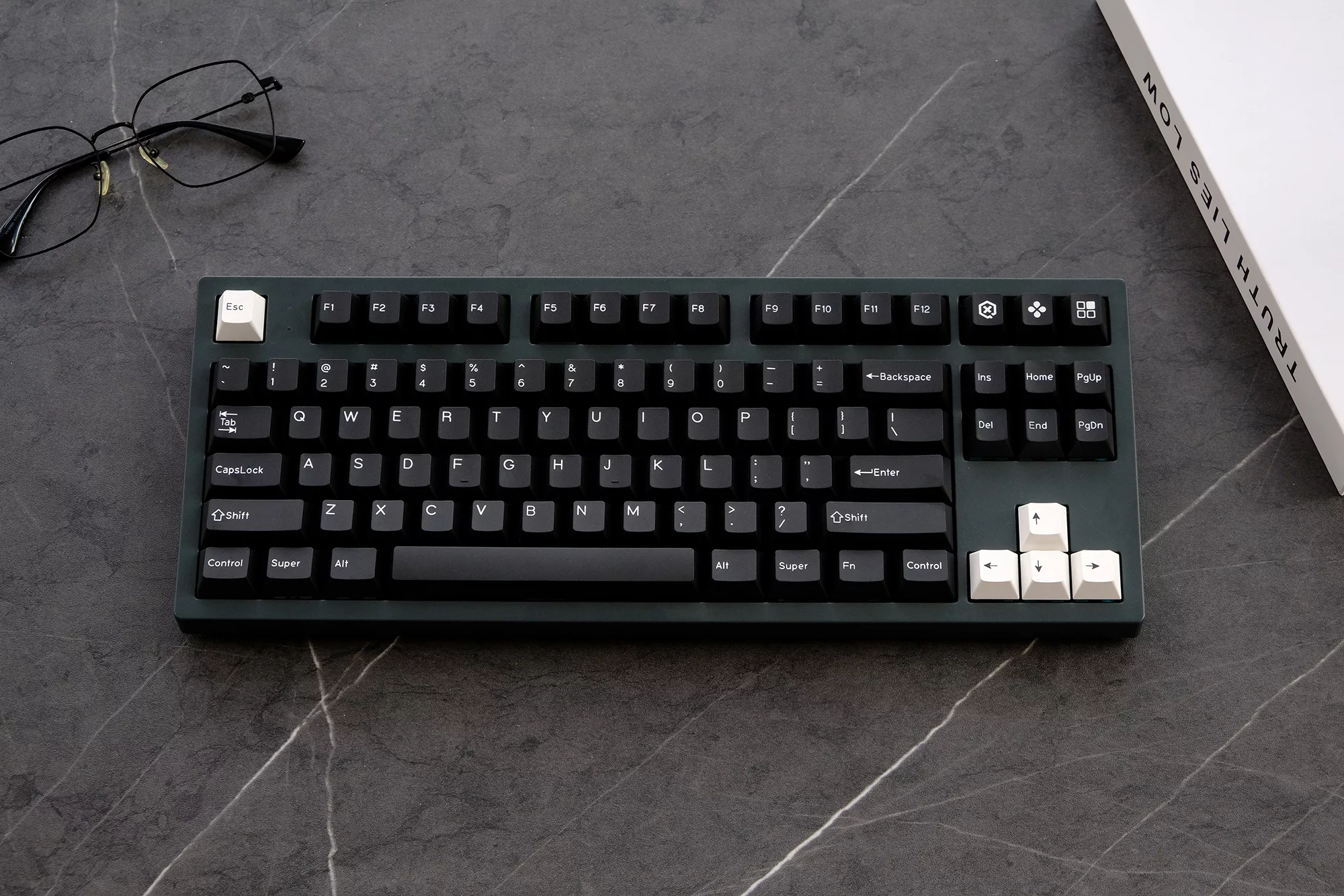 GMK WOB PBT Keycap (Clone)