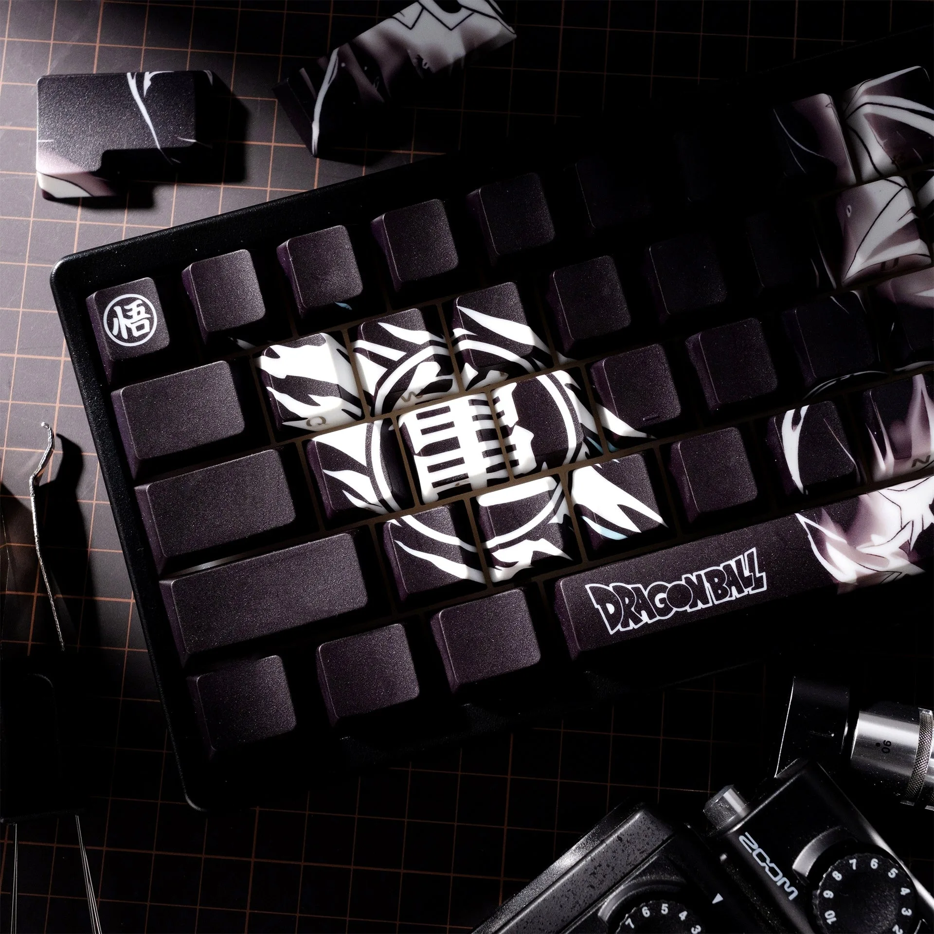 Super Saiyan Dragon Ball Z Goku Keycap Set - Image 4